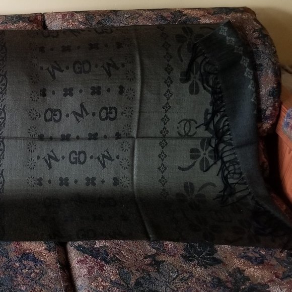 NWT various patterns, cashmere scarf, lucky 4 leaf clover, dk green/gold/black - Picture 7 of 10